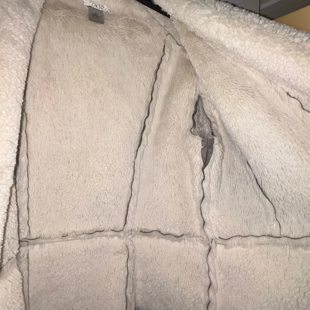 Cache Taupe Jacket with Cream Shearling Lining - Picture 4 of 7
